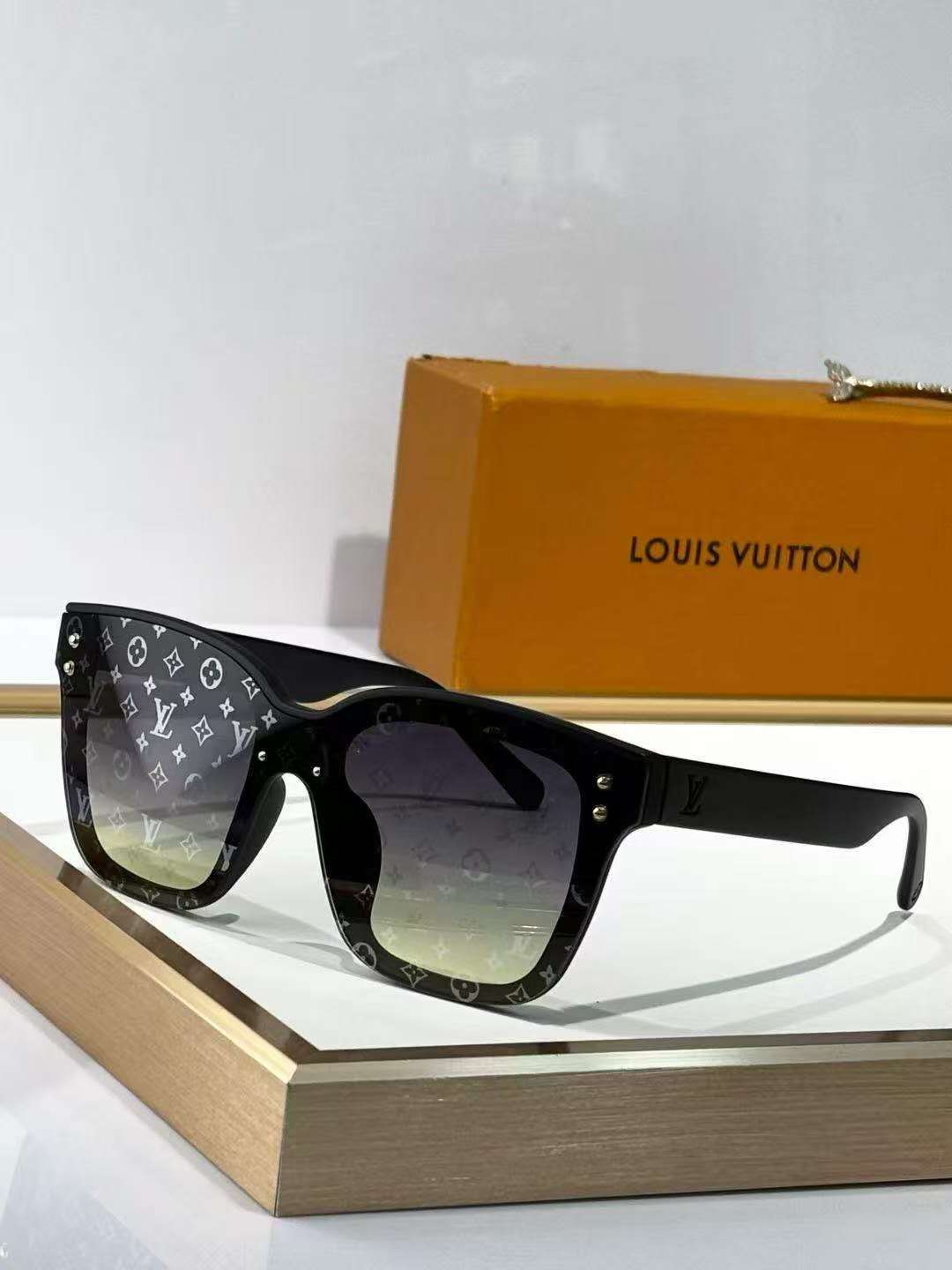 Louis Vuitton Sunglasses Replica